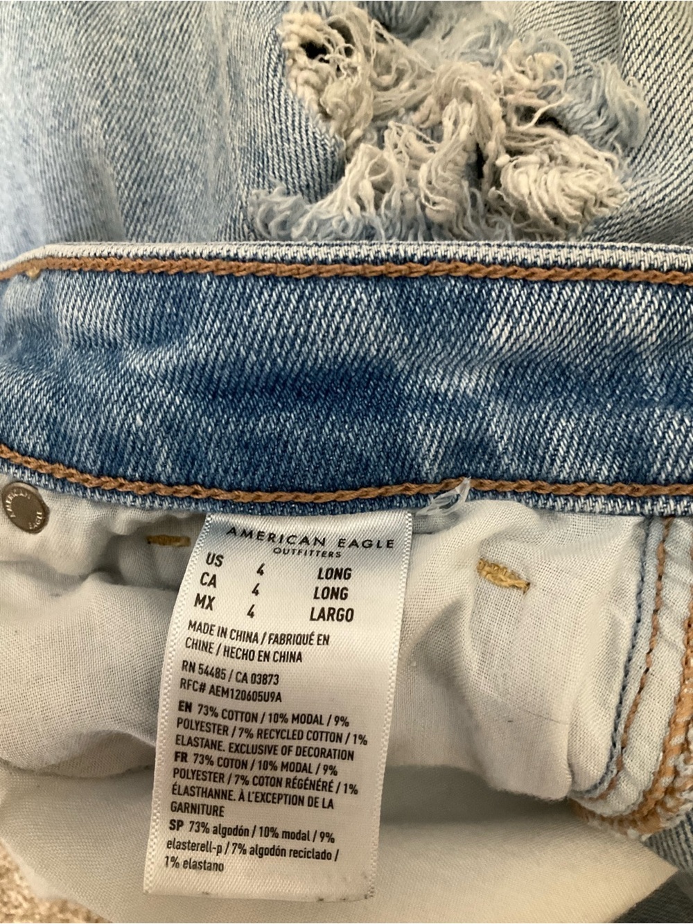 American Eagle Mom Jeans Distressed Light Wash Size 4 Long - Picture 5 of 5